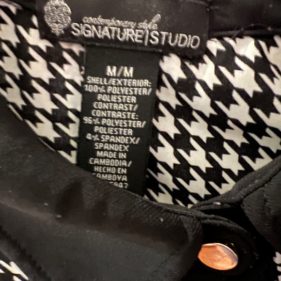 Signature Studio long sleeve top - Picture 2 of 2